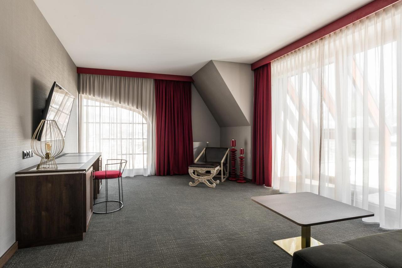 Nosalowy Park Hotel & Spa ザコパネ エクステリア 写真 A room at the hotel