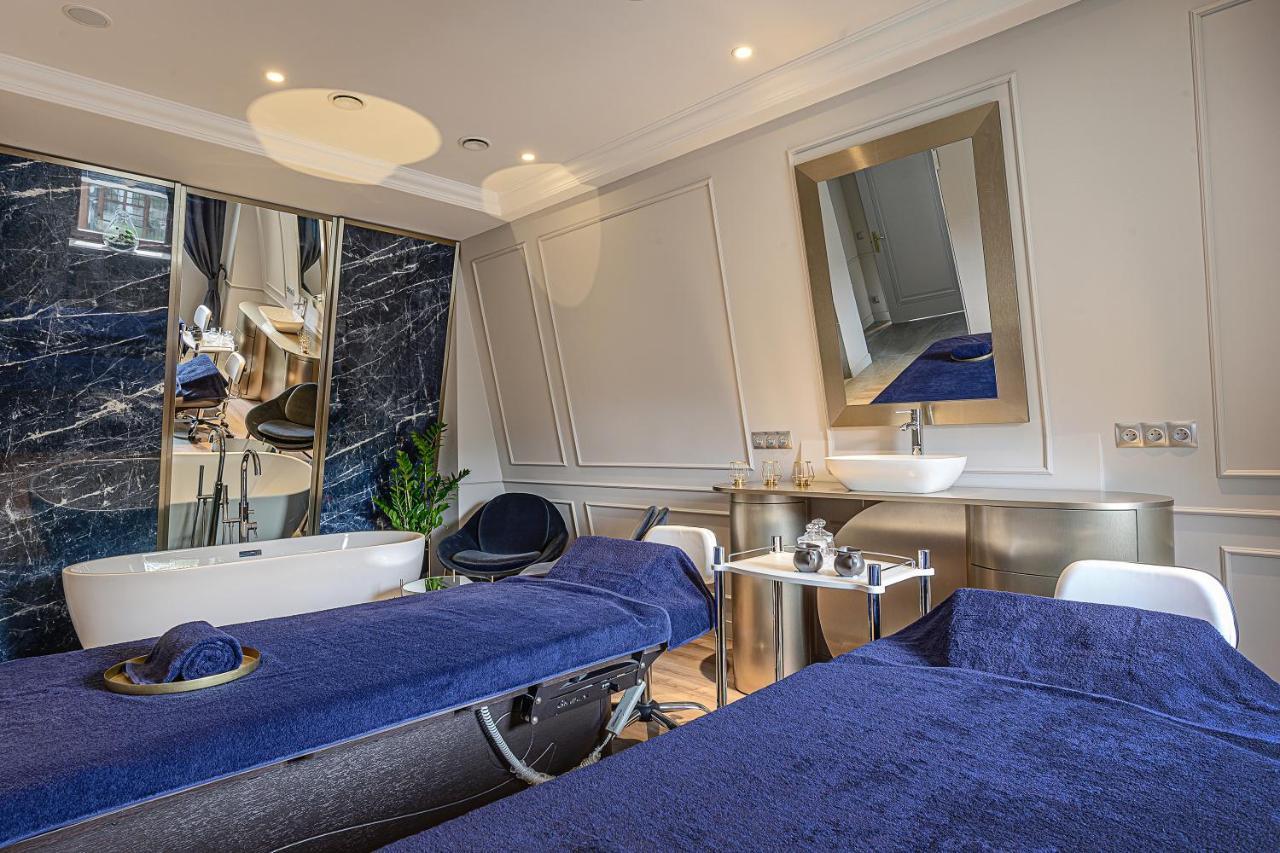 Nosalowy Park Hotel & Spa ザコパネ エクステリア 写真 Treatment room at The Harley Street Clinic