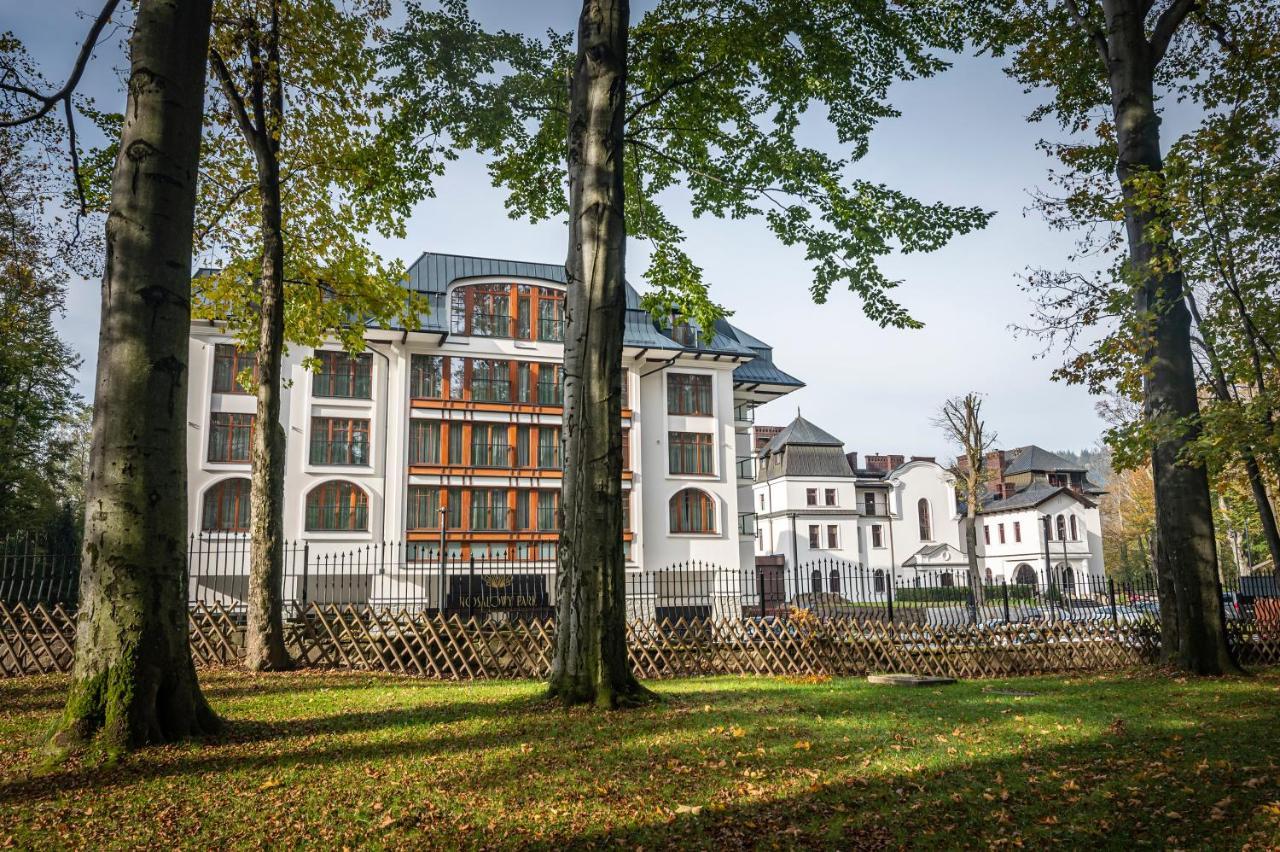 Nosalowy Park Hotel & Spa ザコパネ エクステリア 写真 The main building of the university