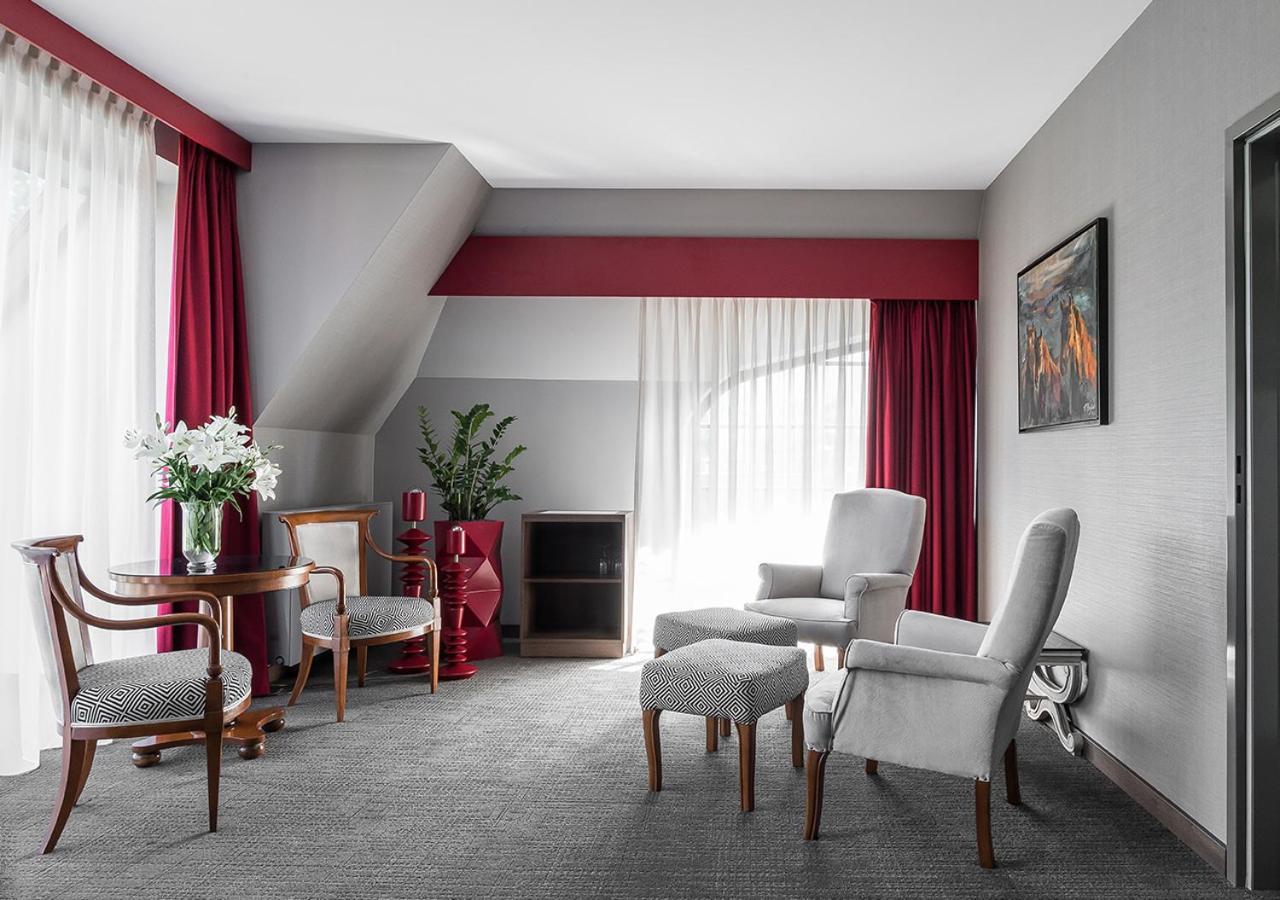 Nosalowy Park Hotel & Spa ザコパネ エクステリア 写真 A suite at the Hotel de l'Europe