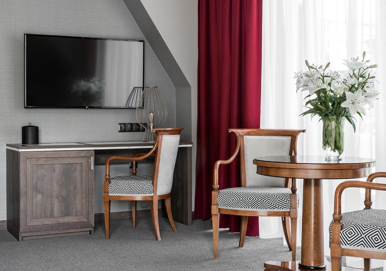 Nosalowy Park Hotel & Spa ザコパネ エクステリア 写真 A room at the hotel